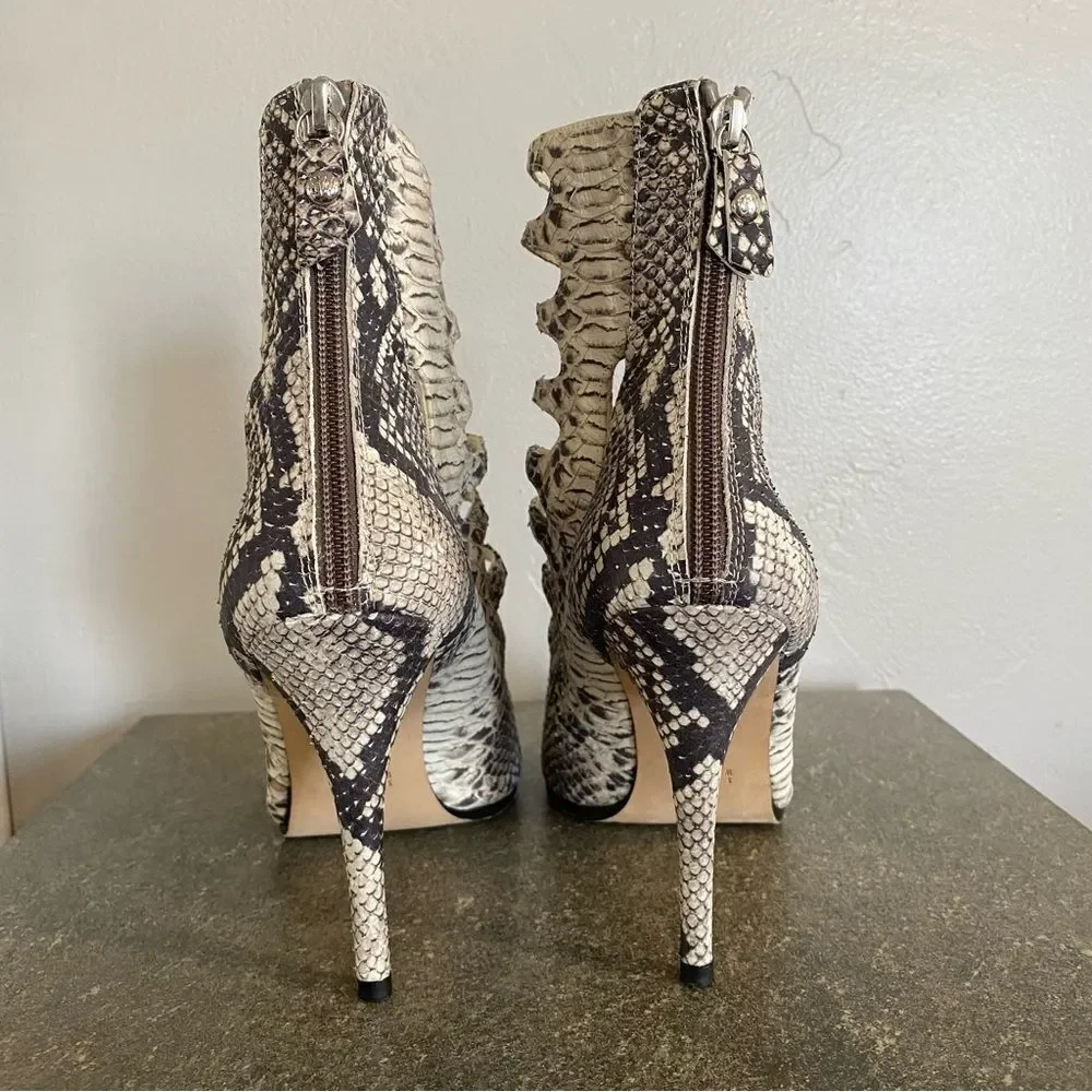 Stuart Weitzman Snakeskin Leather Gladiator Sandal Pumps in Grey